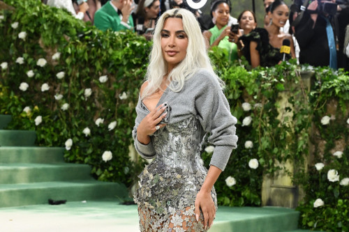 Kim Kardashian's Met Gala look was put together just seconds before she arrived on the red carpet