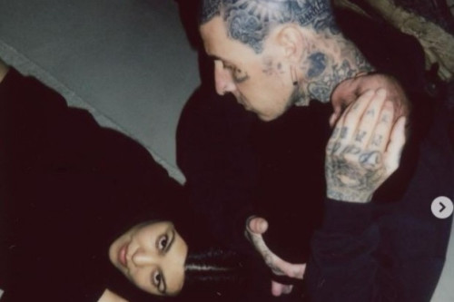 Travis Barker has marked the end of Blink-182’s Australia and New Zealand tour by sharing a photo of his and Kourtney Kardashian’s son