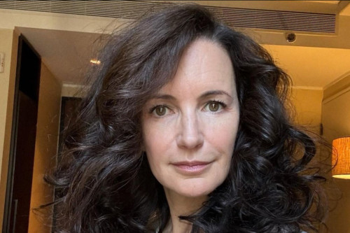 Kristin Davis has been hailed as beautiful after she posted a fresh-faced selfie three years after having her facial fillers dissolved
