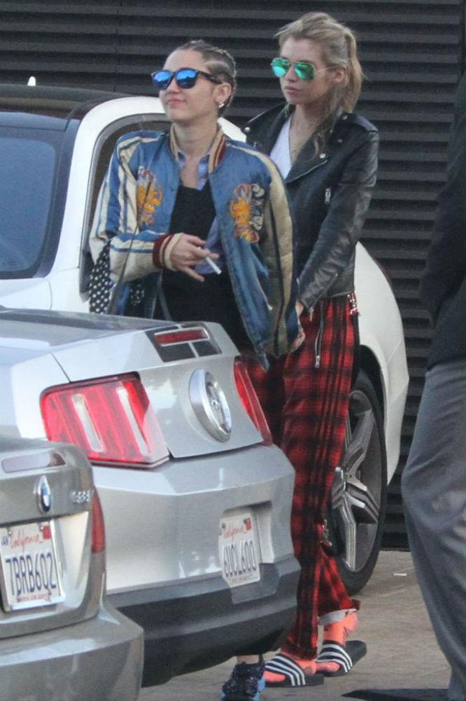 Stella Maxwell with girlfriend Miley Cyrus
