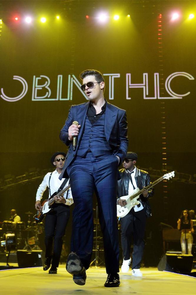 Rémy Martin ambassador Robin Thicke celebrated his performance at The O2 by partying with a Rémy and Ginger in hand at central London club Maddox. Rob