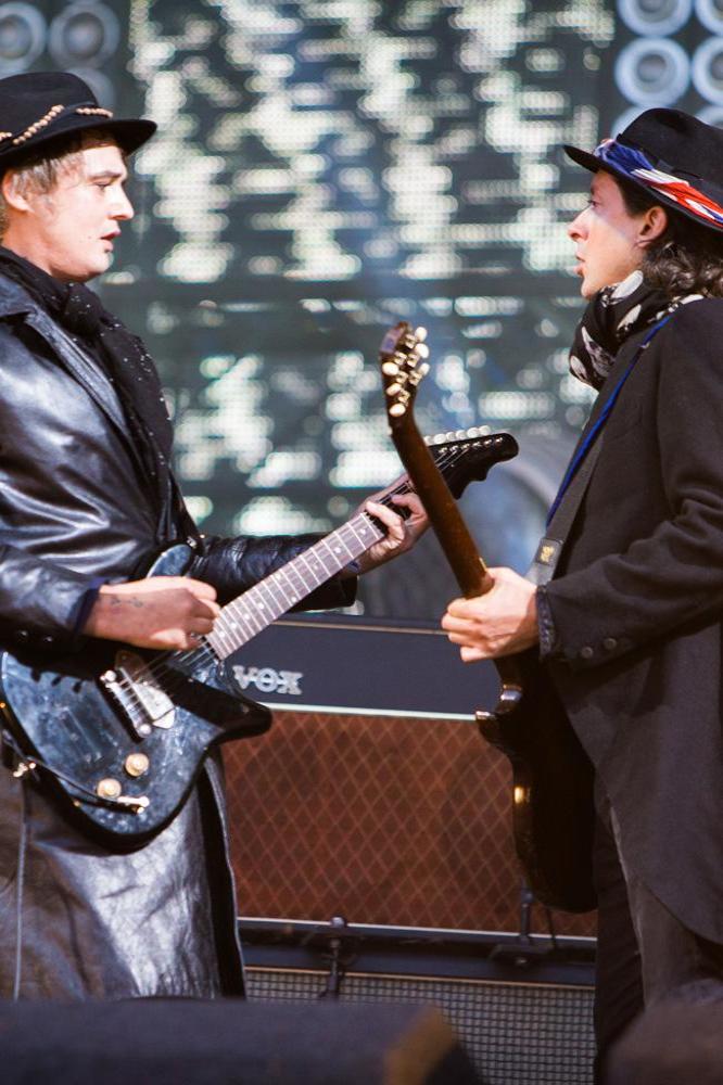 Pete Doherty and Carl Barât