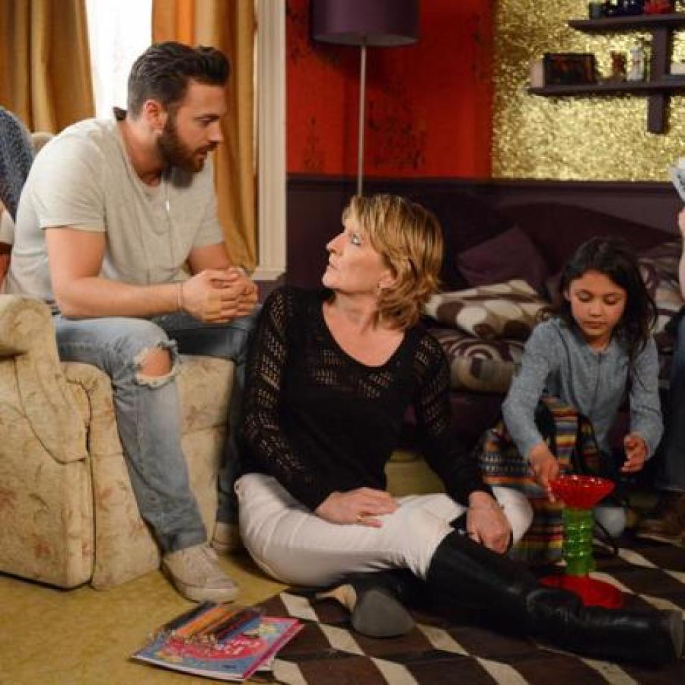 Dean Wicks with his mum Shirley Carter and daughter Jade 
