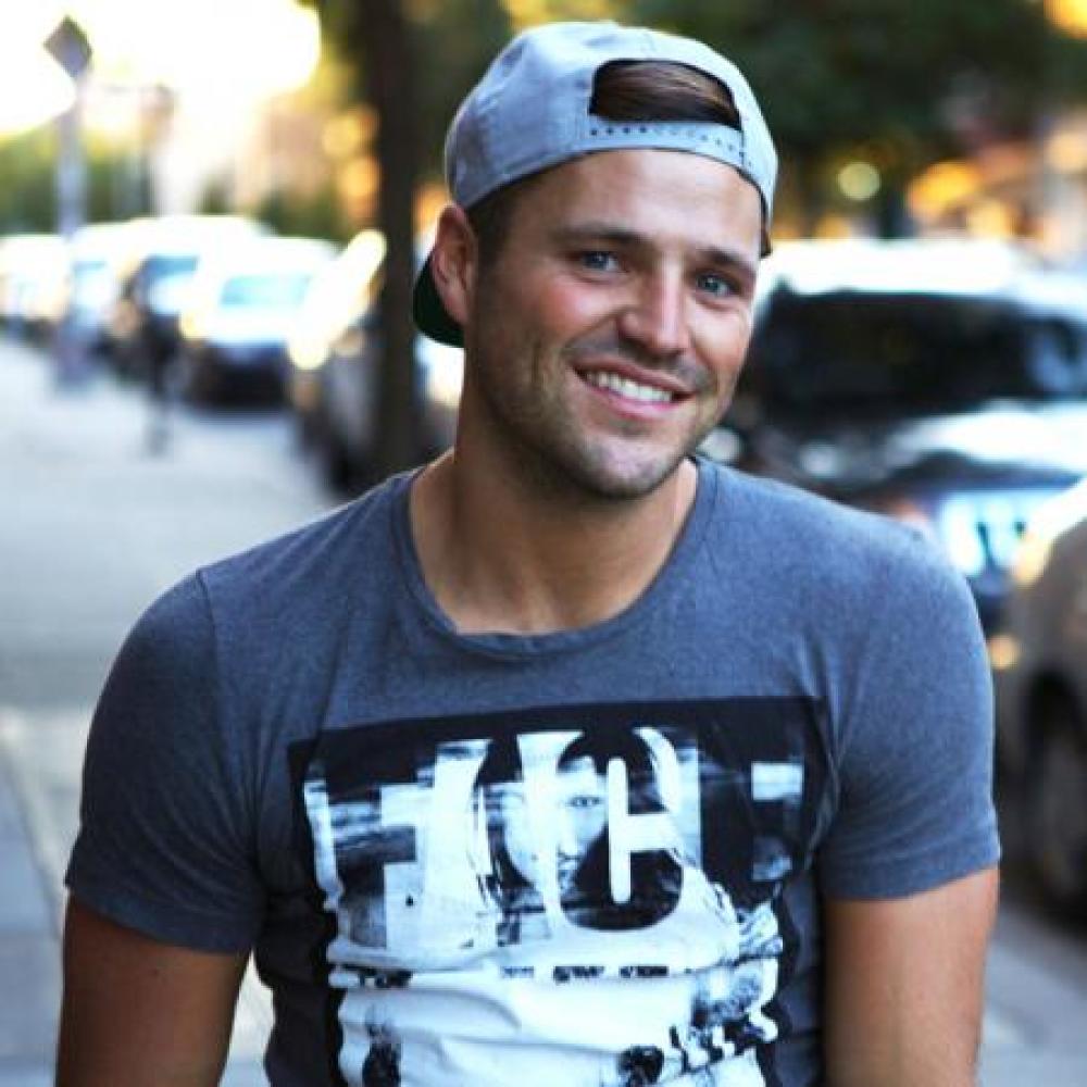 Mark Wright in Party Wright Around the World