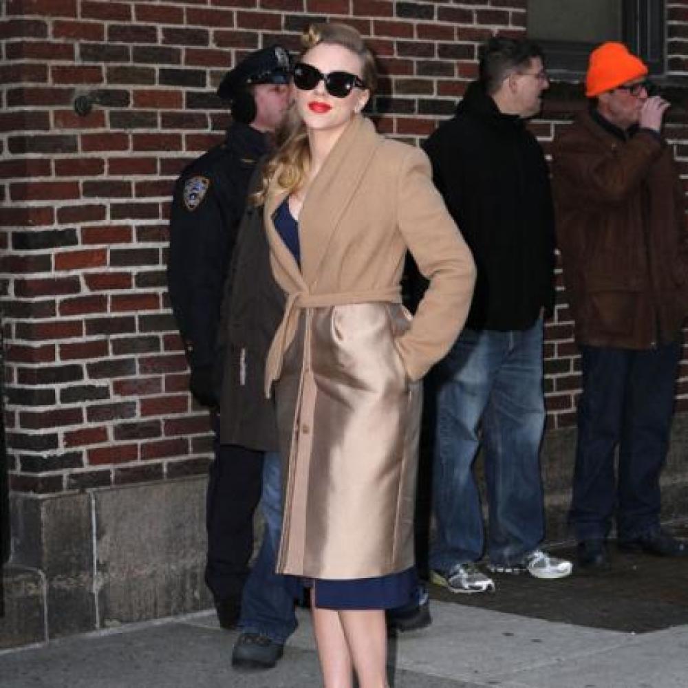 Scarlett Johansson arriving for Letterman 