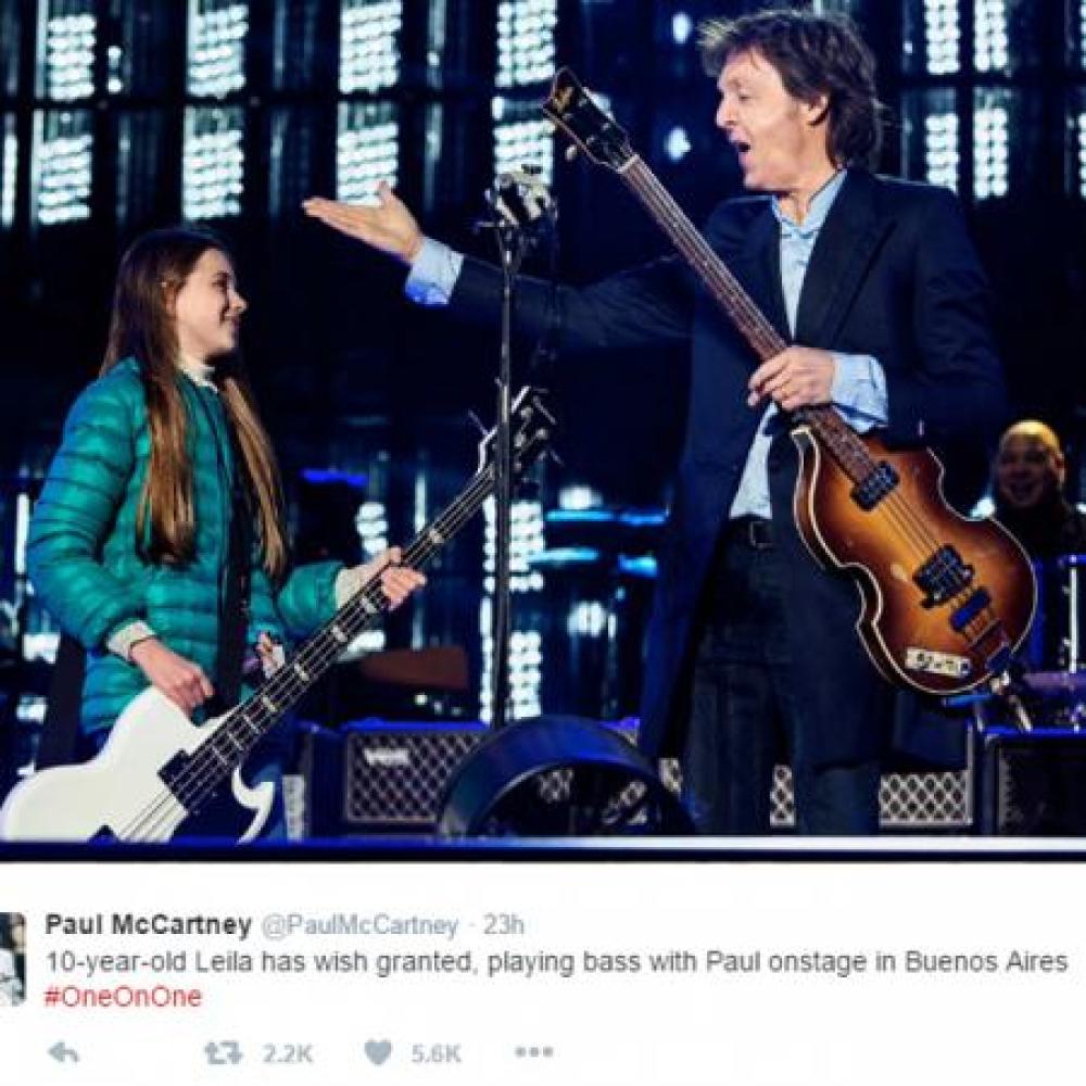 Sir Paul McCartney and fan Leila on stage (c) Twitter