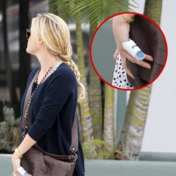 Reese Witherspoon has been pictured with a splint on her finger