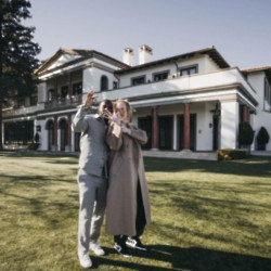 Adele and Rich Paul look delighted with their new home (c) instagram.com/adele