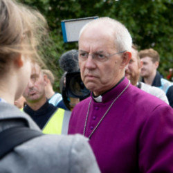 Archbishop of Canterbury greets Queen Elizabeth mourners