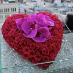 Bethenny Frankel's Valentine's roses (c) Instagram 
