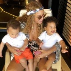 Beyonce and twins