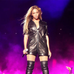 Beyonce doesn't have her own personal toilet seat on tour