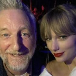 Billy Bragg and Taylor Swift at NME Awards (c) Twitter 