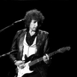 Bob Dylan's long-time associate Bob Neuwirth has died