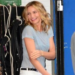 Cameron Diaz looks laid back in white jeans