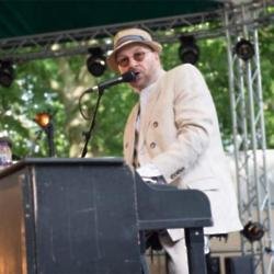 Chas Hodges performing at BST