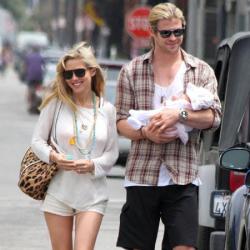 Chris Hemsworth with his family