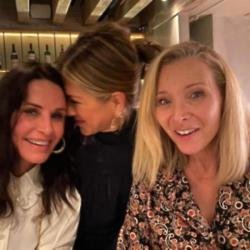 Courteney Cox, Jennifer Aniston and Lisa Kudrow (c) Instagram.com/jenniferaniston