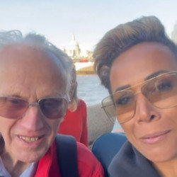 Dame Kelly Holmes and fellow veteran John in the queue to see Queen Elizabeth (C) Dame Kelly Holmes/Instagram