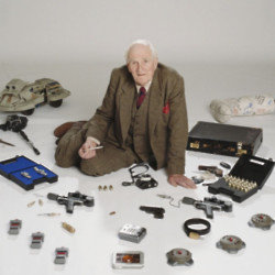 Desmond Llewelyn’s James Bond archive is going under the hammer for a starting bid of $12,000