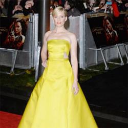 Elizabeth Banks at the Hunger Games: Catching Fire world premiere