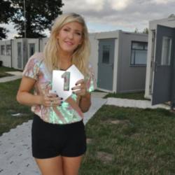 Ellie Goulding with her Official Number One Award 