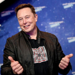 Elon Musk has laid down a bizarre challenge
