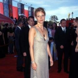 Gwyneth Paltrow at the Oscars in 2001