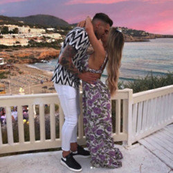 Holly Hagan pregnant with first child [Instagram]