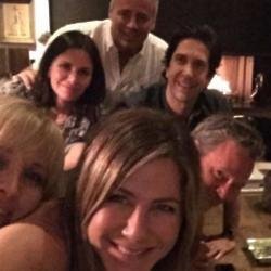 Friends cast reunite (c) Instagram 
