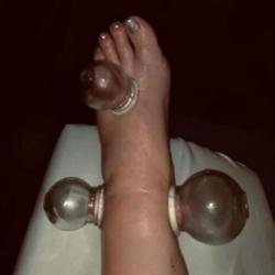 Jessica Simpson's swollen foot (c) Instagram 
