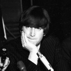 John Lennon’s killer is said to have apologised to witnesses after he assassinated the singer