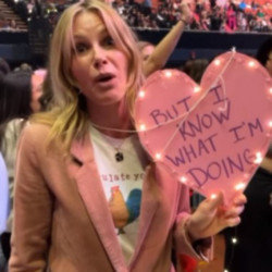 Julie Bowen's Harry Styles crush [Instagram]