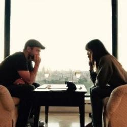 Justin Timberlake and Jessica Biel play Scrabble