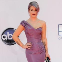 Kelly Osbourne was treated to the black diamond manicure at this year's Emmy Awards