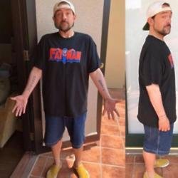 Kevin Smith shows off weight loss (c) Instagram 