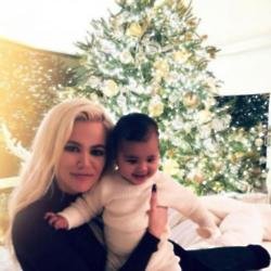 Khloe Kardashian with her daughter True (c) Instagram
