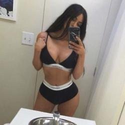 Kim Kardashian West in a classic selfie pose