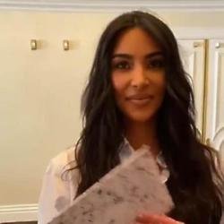 Kim Kardashian West surprises mom