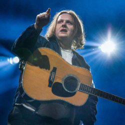 Lewis Capaldi praised for putting mental health first