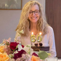 Lisa Kudrow has turned 60