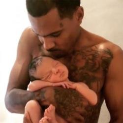 MC Harvey with his newborn son (c) Instagram