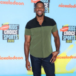 Michael Strahan makes trip into space
