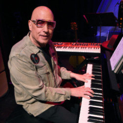 Mike Garson feels he's to blame