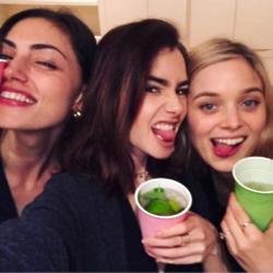 Phoebe Tonkin, Lily Collins and Bella Heathcote (c) Instagram 