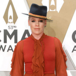 Pink gives terminally ill fan her dying wish