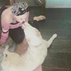Pink and her dog (c) Instagram