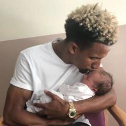 Scott Sinclair and baby Delilah Ruby (c) Instagram 
