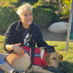 Selma Blair has graduated from a service dog programme