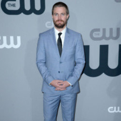 Stephen Amell has clarified his strike comments again
